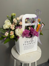 Görseli Galeri görüntüleyiciye yükleyin, Seni Düşünürüm Aranjmanı