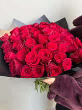 Görseli Galeri görüntüleyiciye yükleyin, Kırmızı Gül Buketi