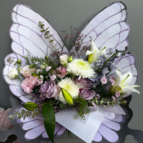 Kelebek Kanatlarında Çiçek Rüyası