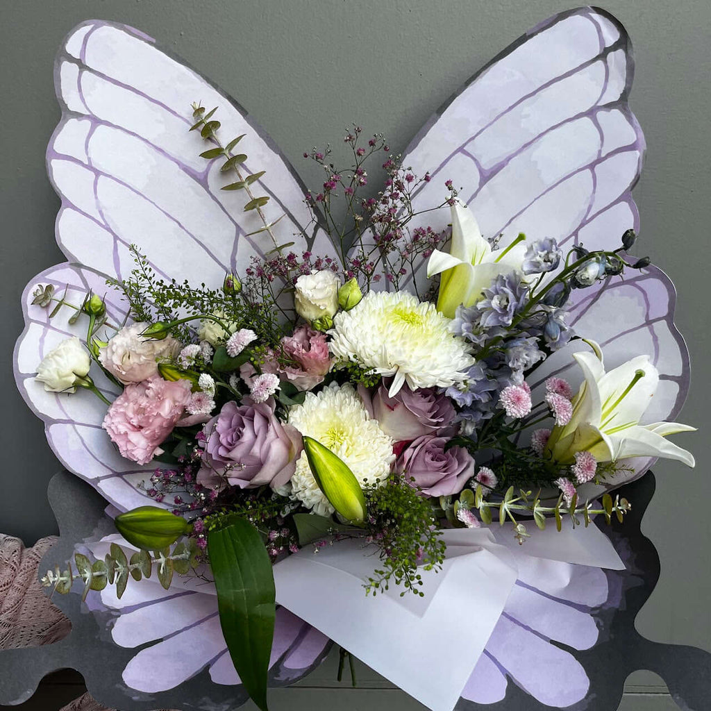 Kelebek Kanatlarında Çiçek Rüyası