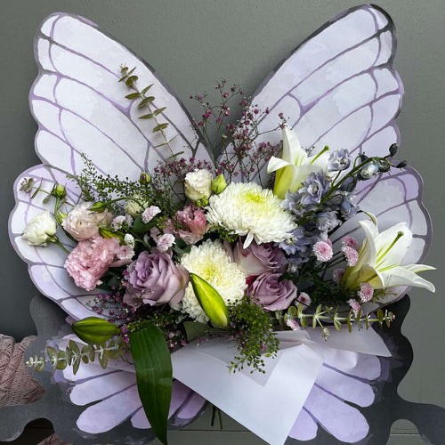 Kelebek Kanatlarında Çiçek Rüyası