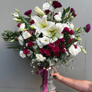 Gümüş Vazoda Özel Şıklık